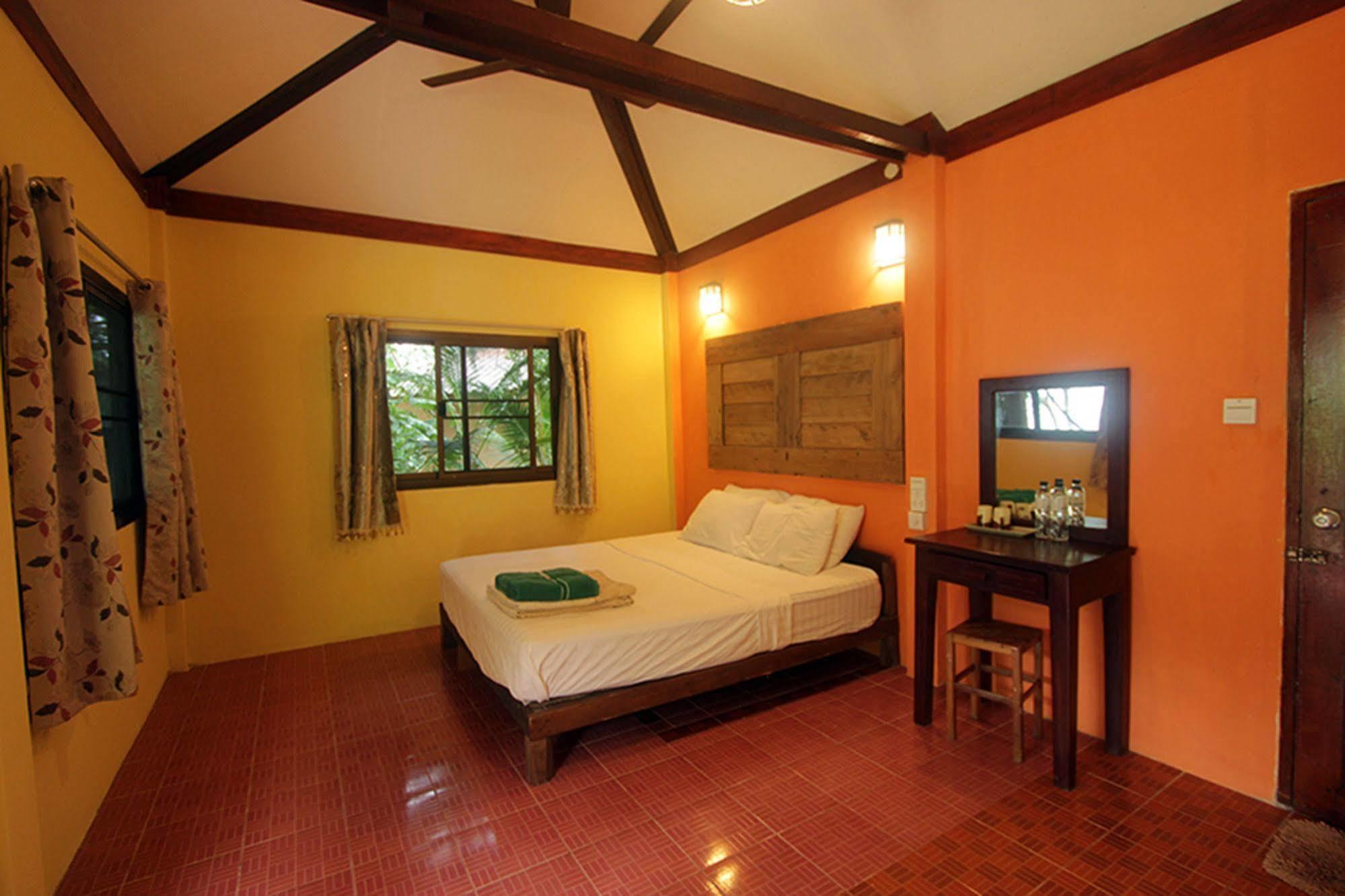 Chomjan Resort Đảo Ko Phayam Ngoại thất bức ảnh